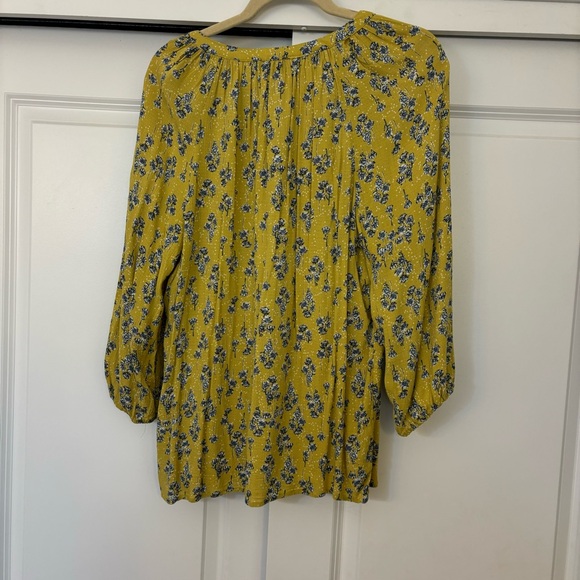 Jones of New York yellow, mustard and blue and white floral blouse! - Picture 8 of 13
